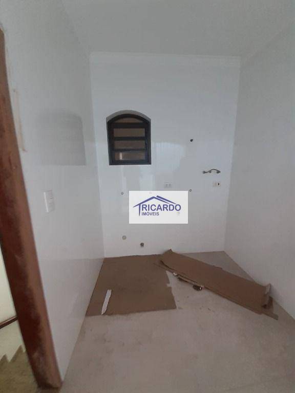 Sobrado à venda com 3 quartos, 300m² - Foto 55