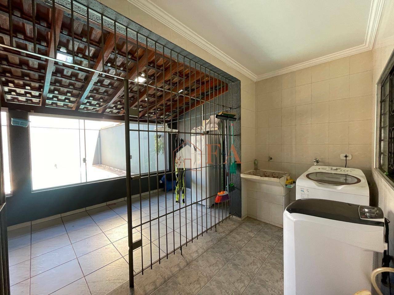 Casa à venda com 2 quartos, 94m² - Foto 14