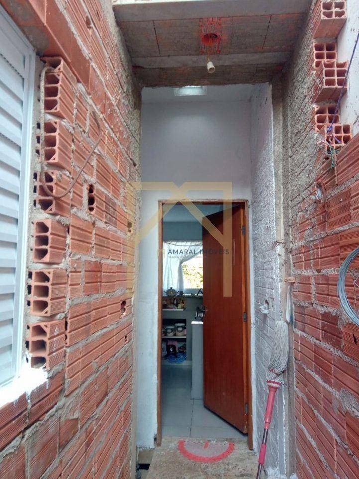 Casa à venda com 2 quartos, 80m² - Foto 12