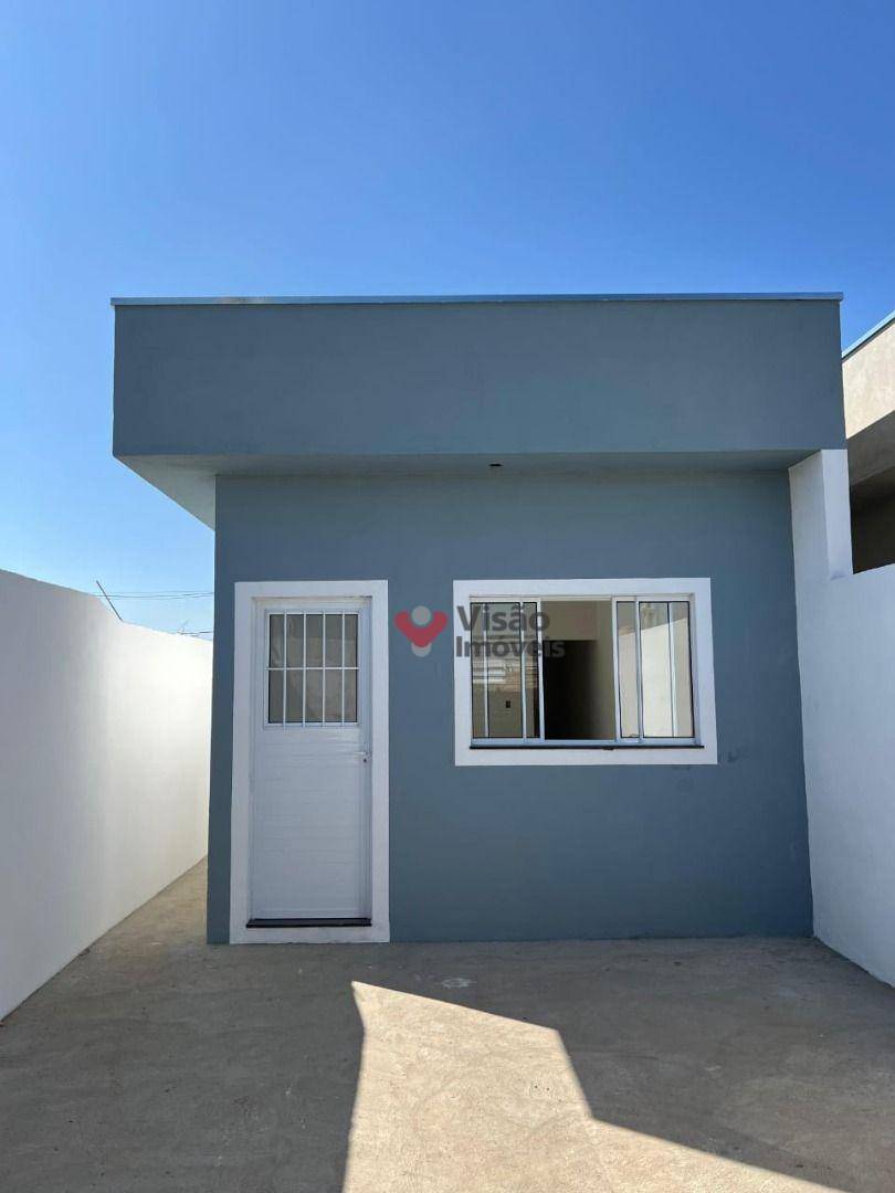 Casa à venda com 2 quartos, 61m² - Foto 2