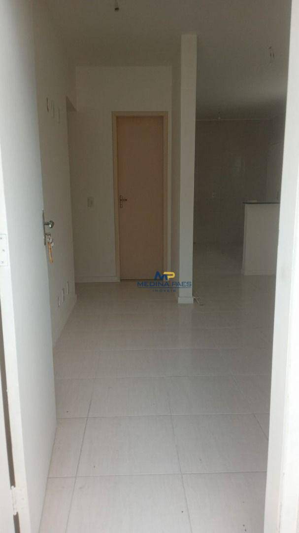 Casa à venda com 2 quartos, 60m² - Foto 19