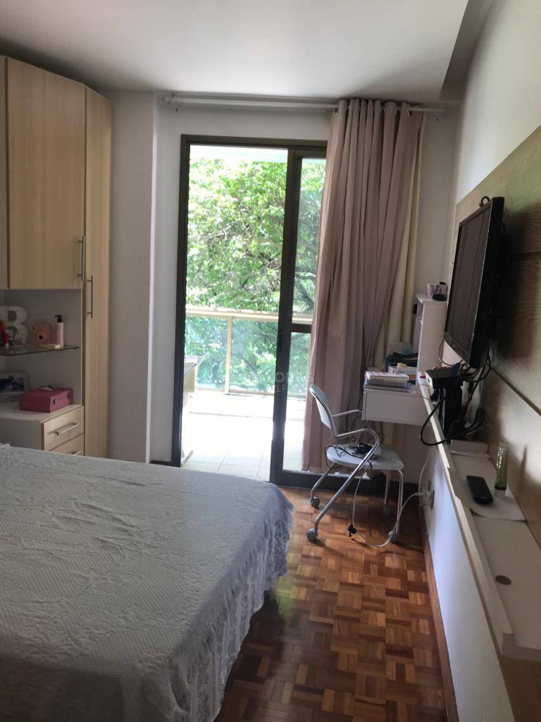 Apartamento à venda com 4 quartos, 180m² - Foto 8