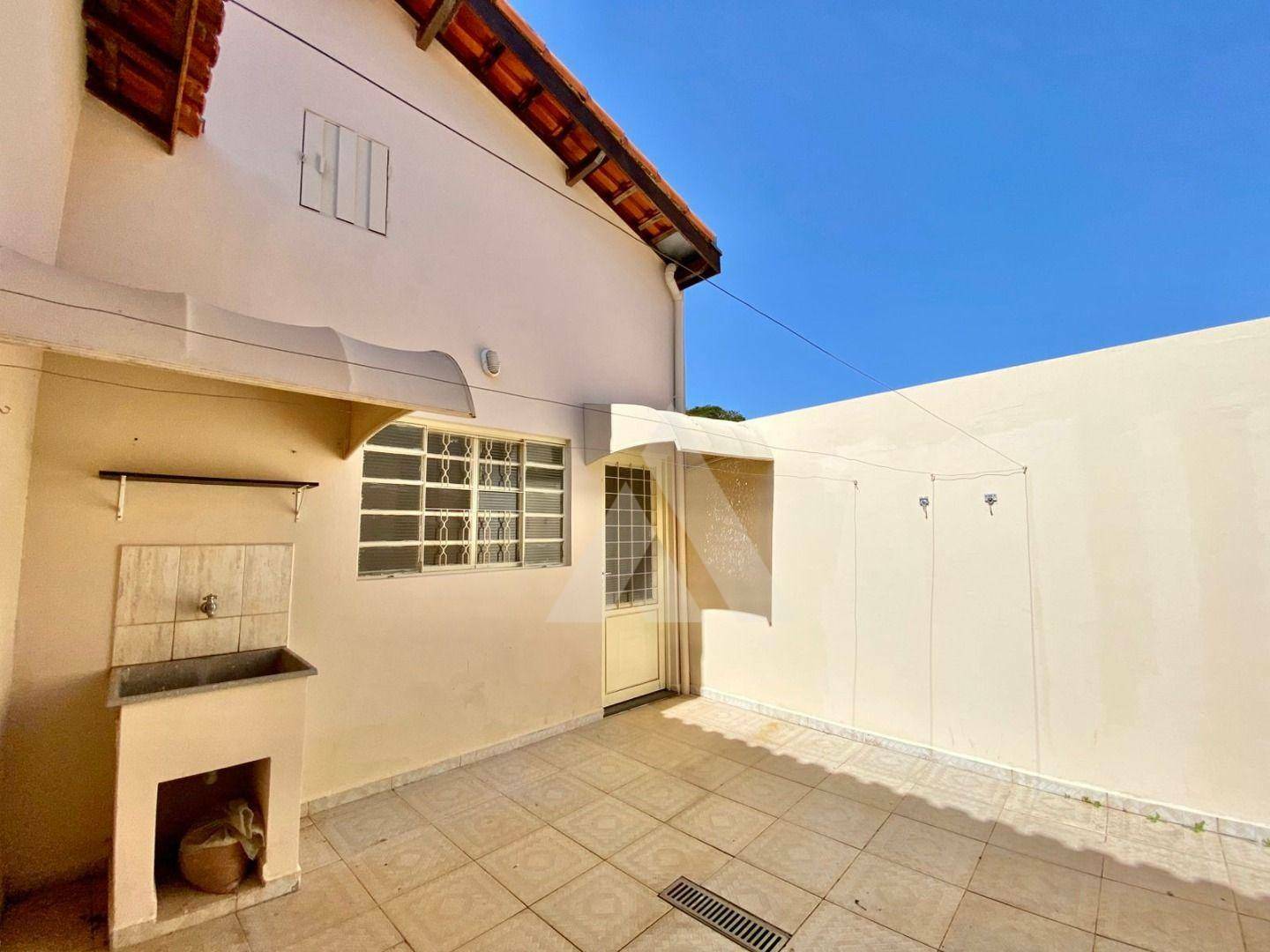 Casa à venda com 2 quartos, 80m² - Foto 15