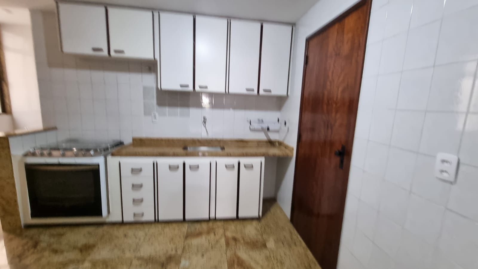 Apartamento à venda com 3 quartos, 100m² - Foto 7