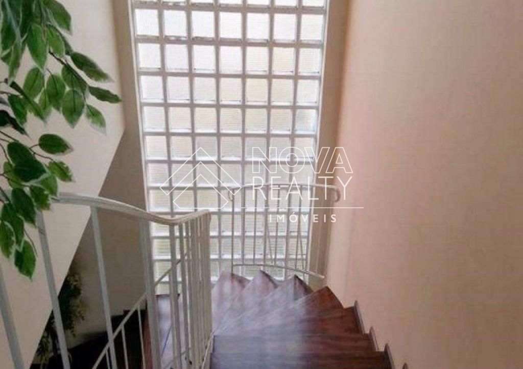 Casa para alugar com 5 quartos, 320m² - Foto 8