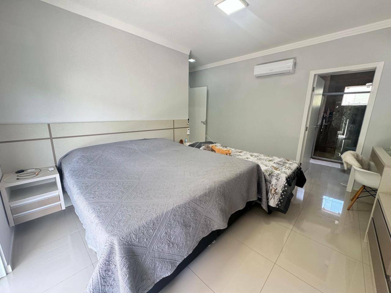 Casa à venda com 4 quartos, 250m² - Foto 20