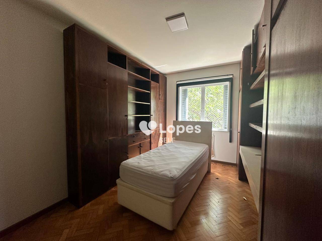 Apartamento à venda com 3 quartos, 161m² - Foto 3