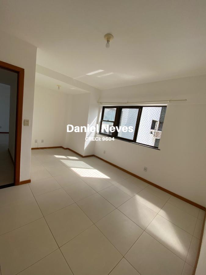 Apartamento à venda com 2 quartos, 70m² - Foto 4