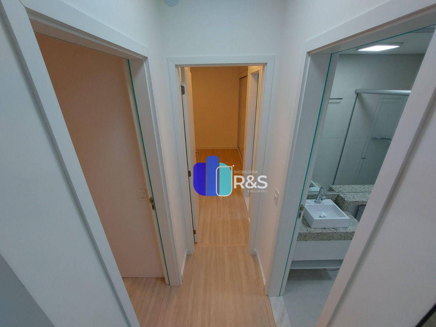 Apartamento para alugar com 2 quartos, 64m² - Foto 9