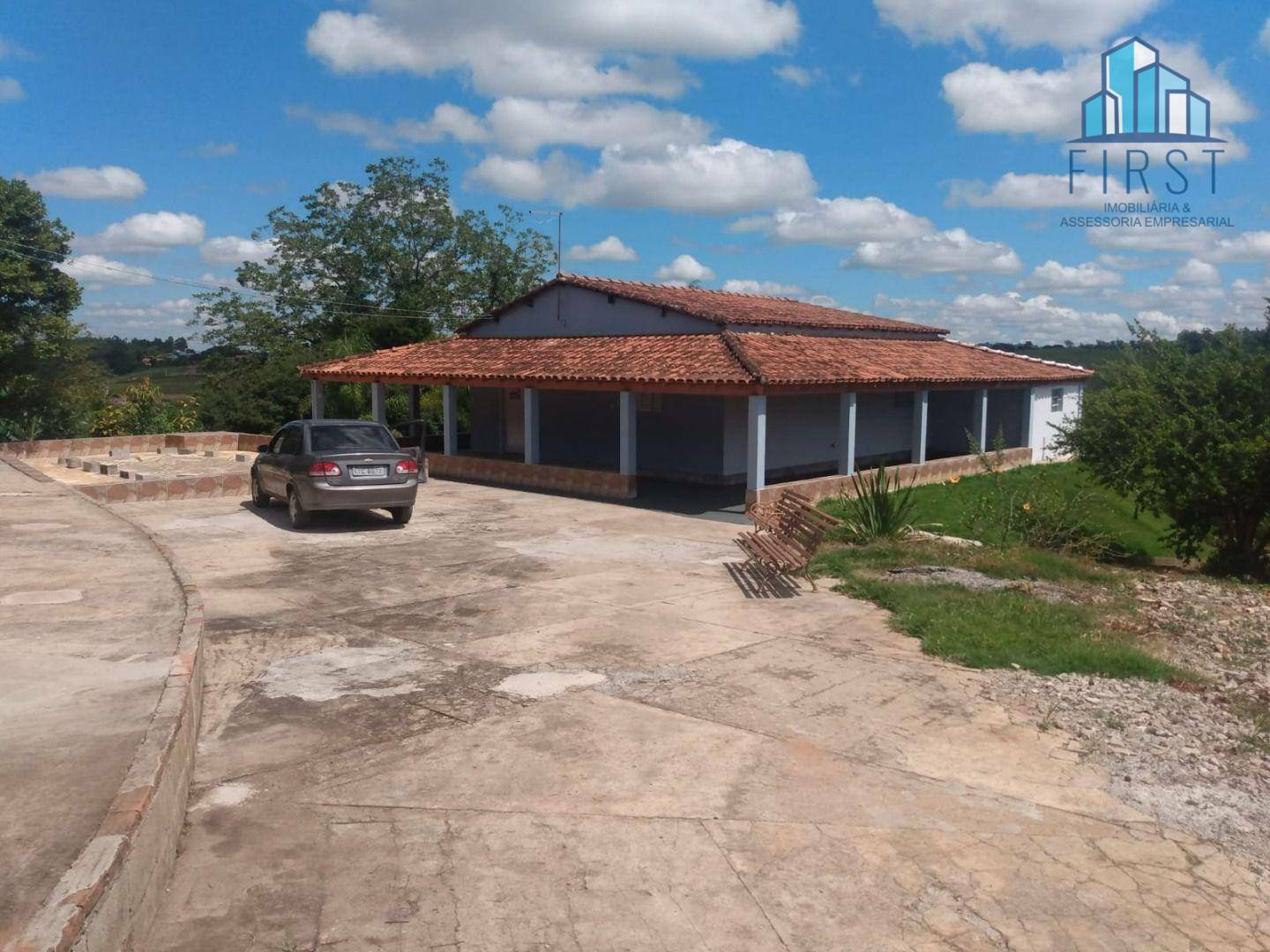 Chácara à venda com 3 quartos, 165m² - Foto 1