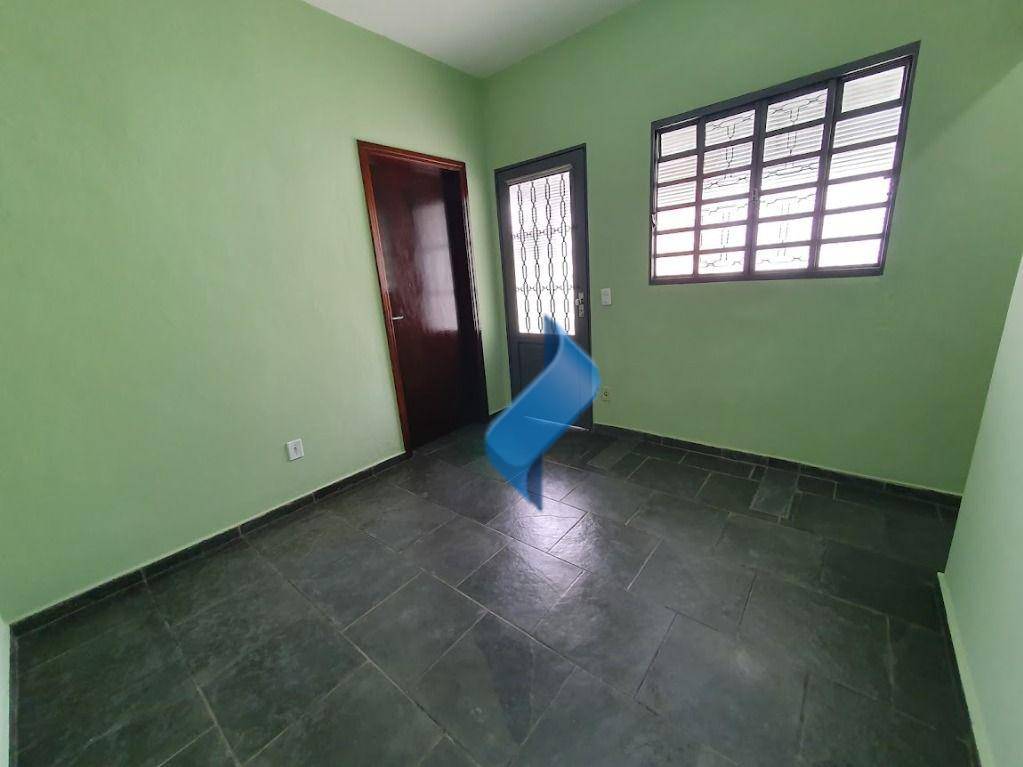 Casa para alugar com 2 quartos, 103m² - Foto 26