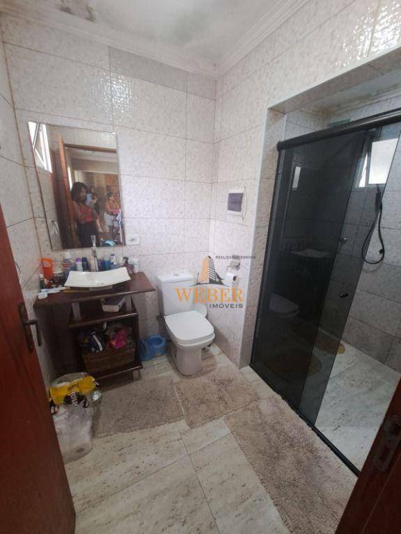 Casa à venda com 3 quartos, 210m² - Foto 35