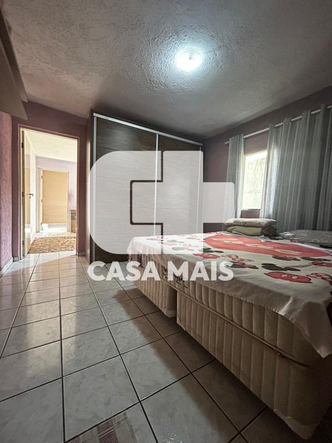 Casa à venda com 6 quartos, 250m² - Foto 10