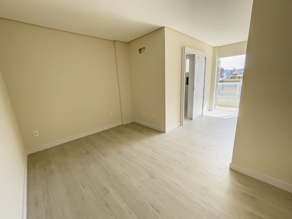 Apartamento à venda com 4 quartos, 157m² - Foto 9