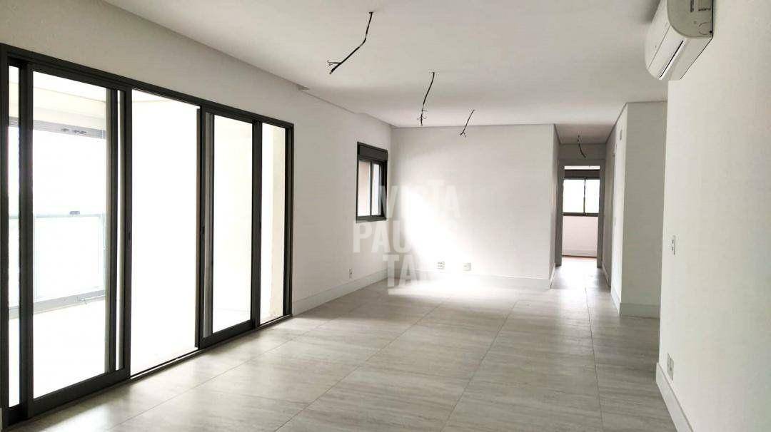 Apartamento à venda com 3 quartos, 146m² - Foto 2