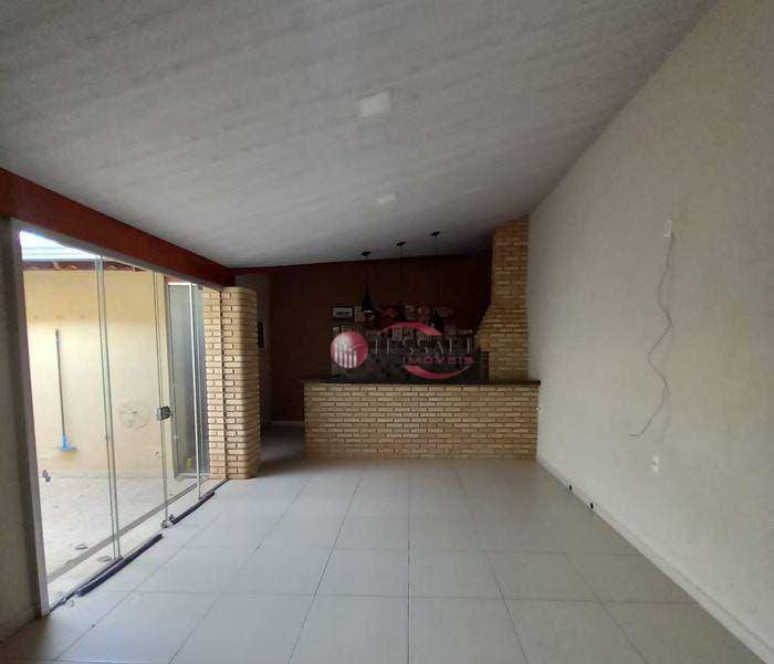 Casa para alugar com 3 quartos, 150m² - Foto 11