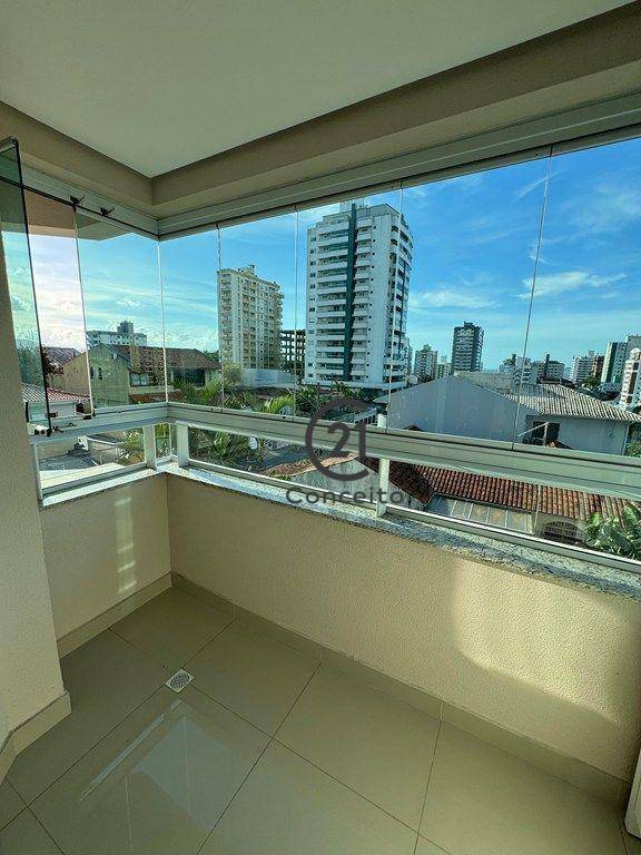 Apartamento à venda com 3 quartos, 96m² - Foto 6