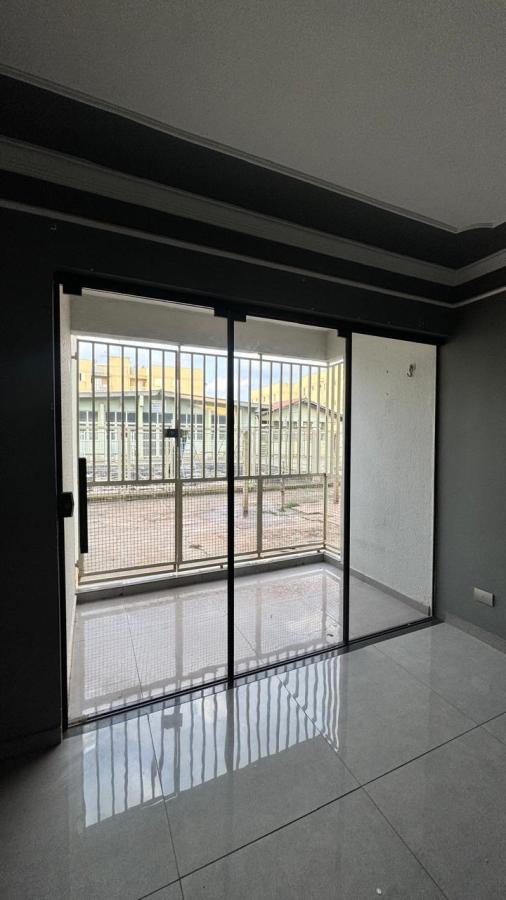 Apartamento à venda com 3 quartos, 76m² - Foto 2