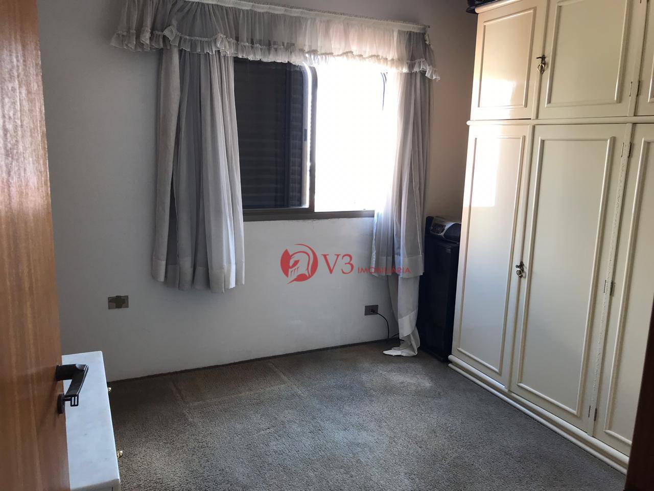 Apartamento à venda com 3 quartos, 256m² - Foto 11