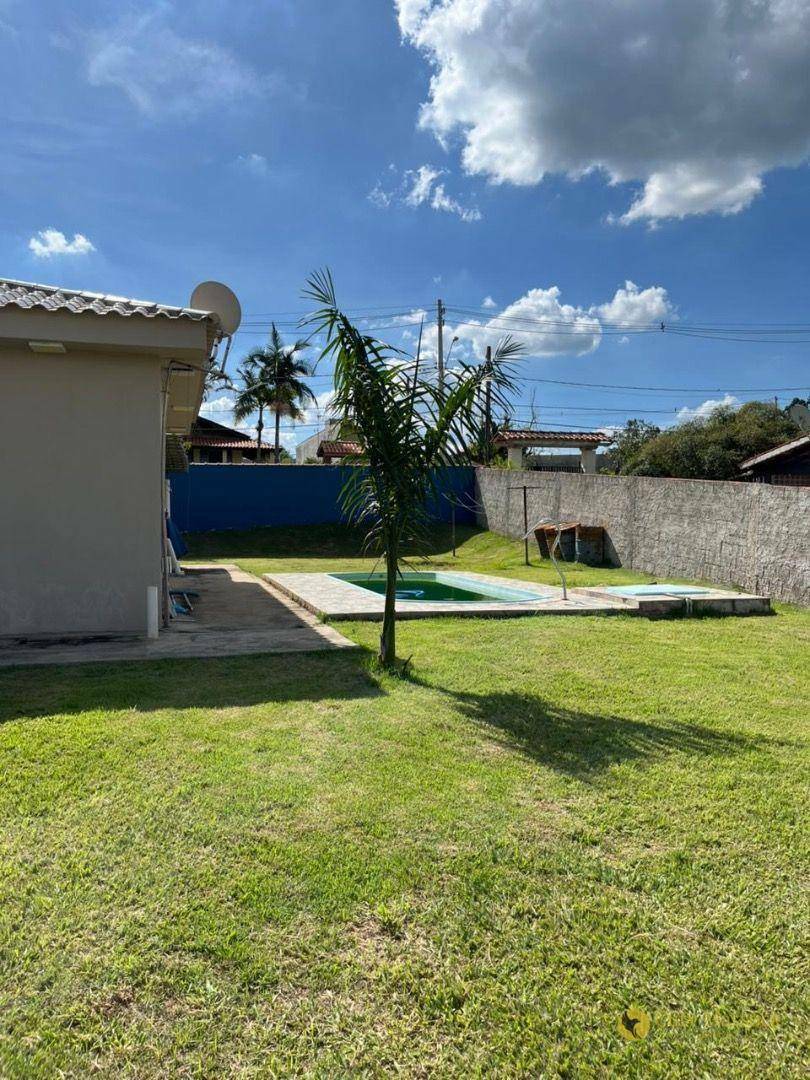 Casa de Condomínio à venda com 3 quartos, 238m² - Foto 1