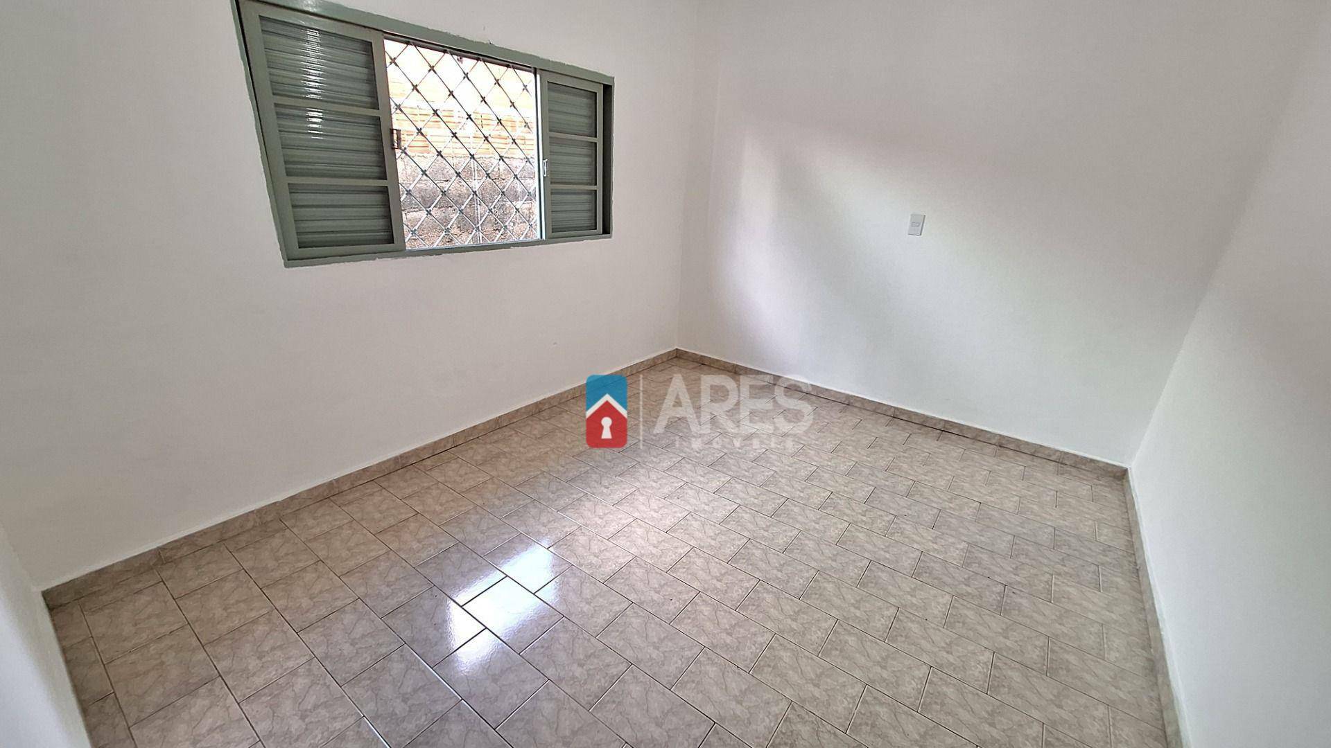 Casa à venda com 2 quartos, 93m² - Foto 4