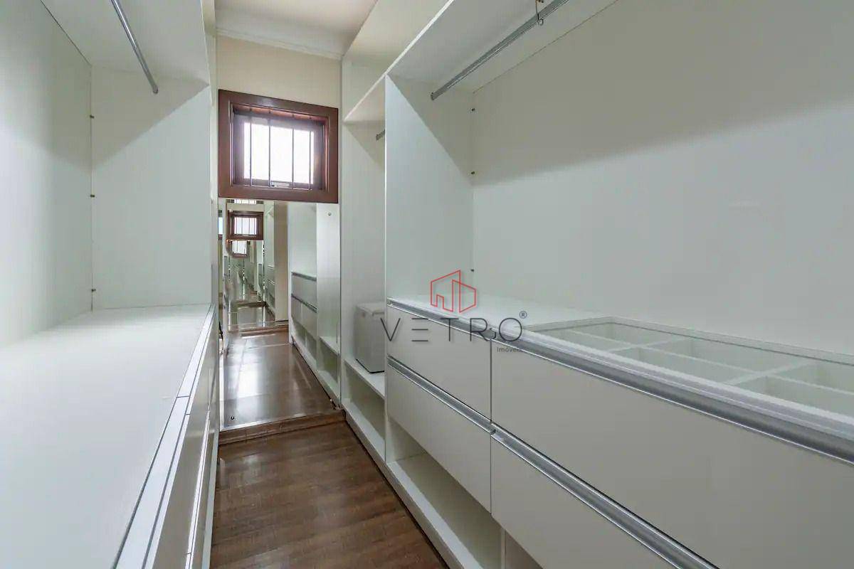 Casa à venda com 4 quartos, 210m² - Foto 15