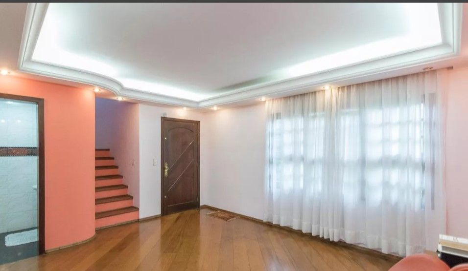 Sobrado à venda com 3 quartos, 271m² - Foto 1