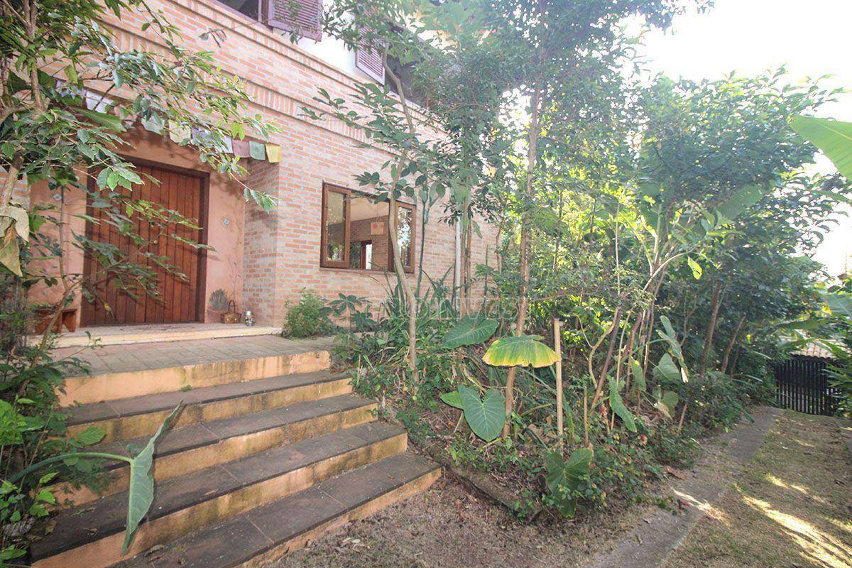 Casa de Condomínio à venda com 3 quartos, 369m² - Foto 1