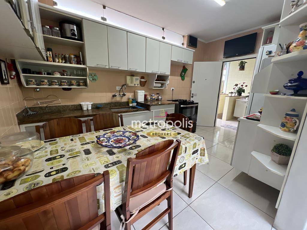 Casa à venda com 3 quartos, 340m² - Foto 3