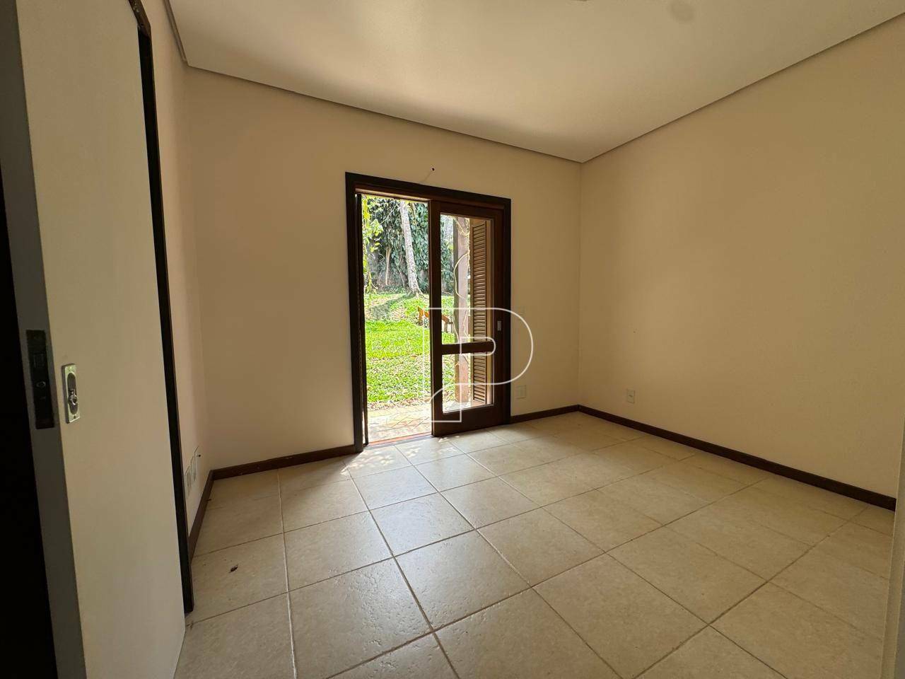 Casa de Condomínio à venda e aluguel com 4 quartos, 300m² - Foto 45