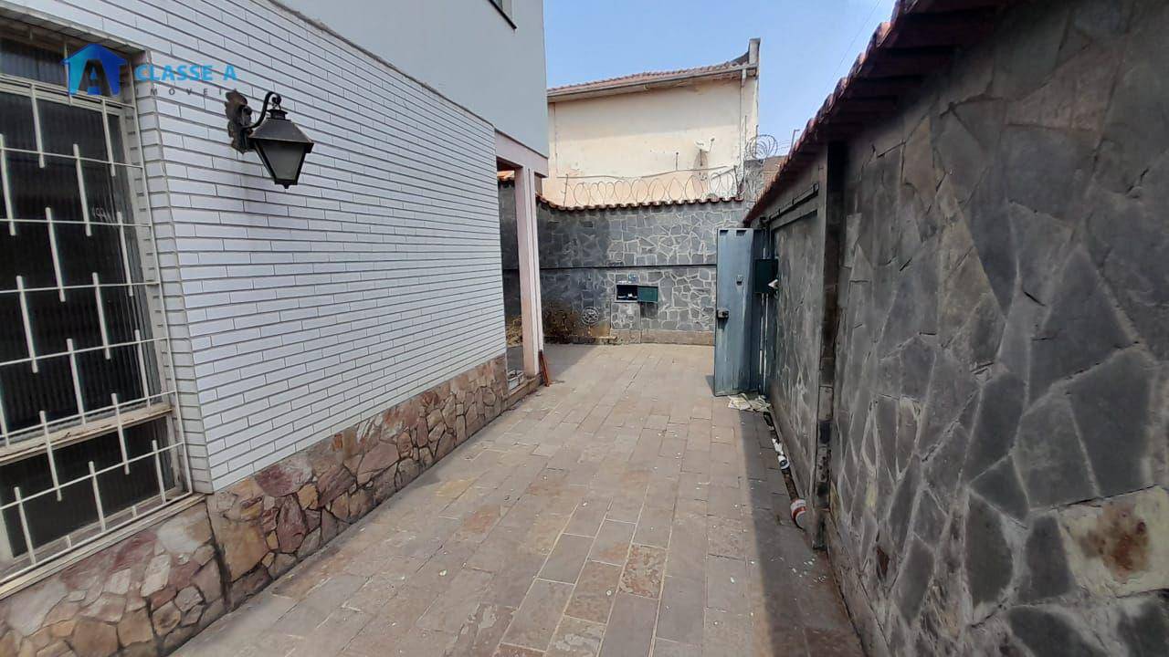 Casa à venda com 3 quartos, 250m² - Foto 18