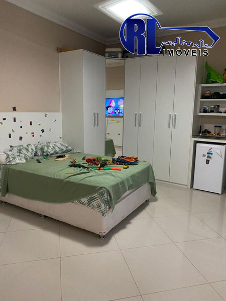 Casa à venda com 3 quartos, 350m² - Foto 2