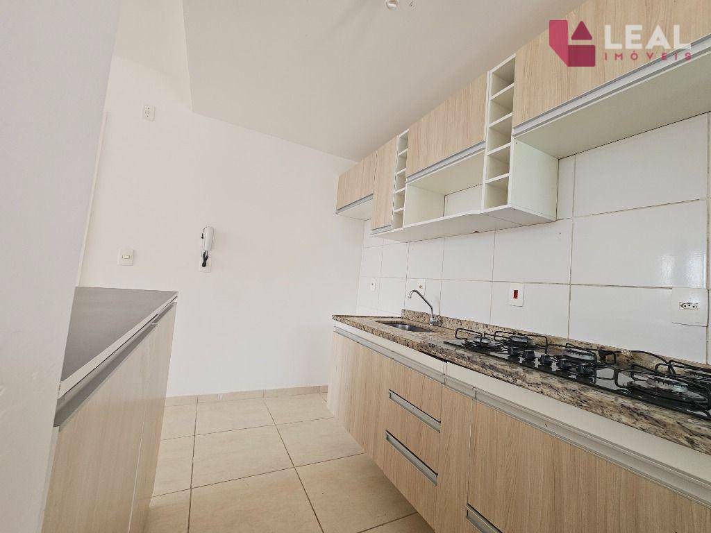 Apartamento para alugar com 2 quartos, 50m² - Foto 4