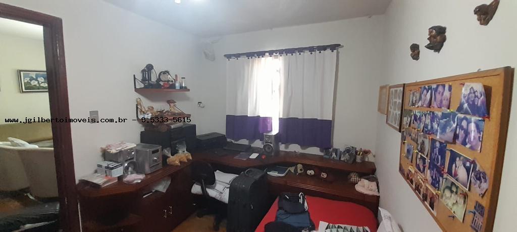 Casa à venda com 3 quartos, 240m² - Foto 8