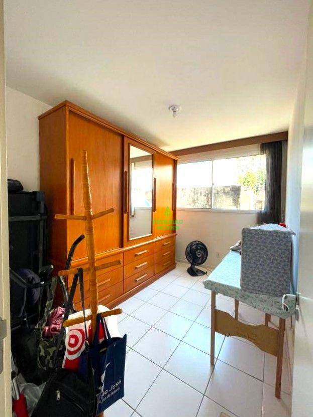 Apartamento à venda com 3 quartos, 75m² - Foto 11