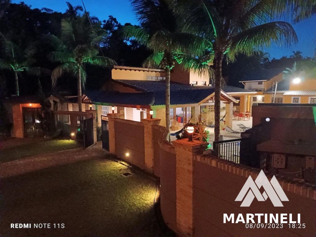 Casa à venda e aluguel com 7 quartos, 400m² - Foto 31