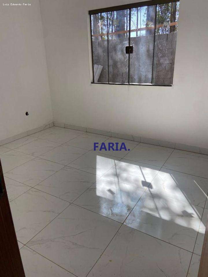 Casa à venda com 2 quartos, 60m² - Foto 11