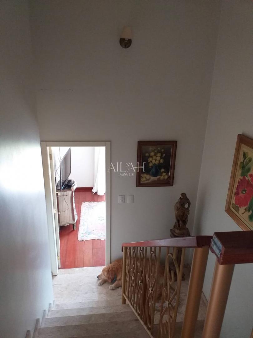 Casa à venda com 4 quartos, 260m² - Foto 2