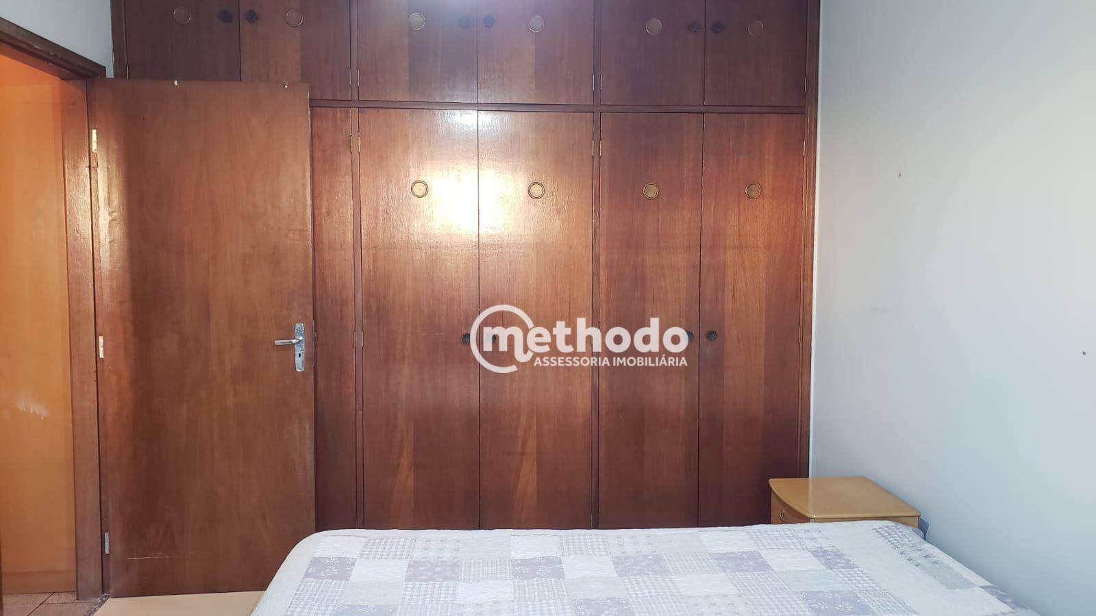 Casa à venda com 4 quartos, 205m² - Foto 18