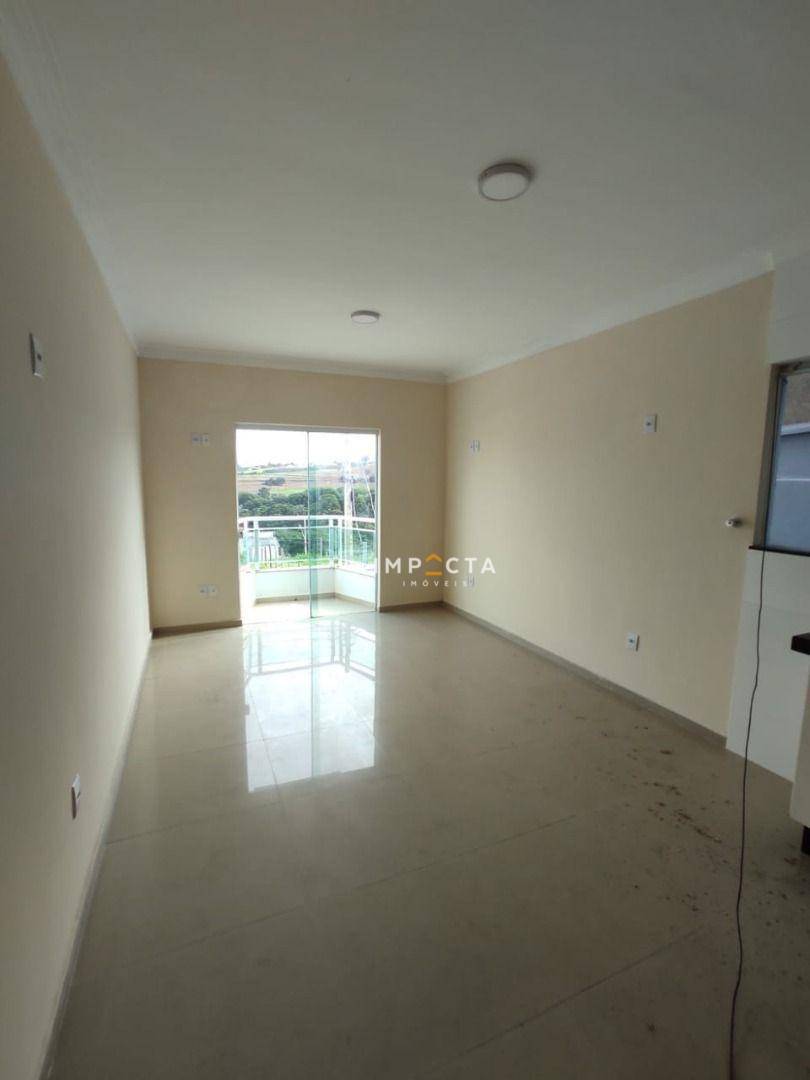 Apartamento à venda com 2 quartos, 75m² - Foto 4