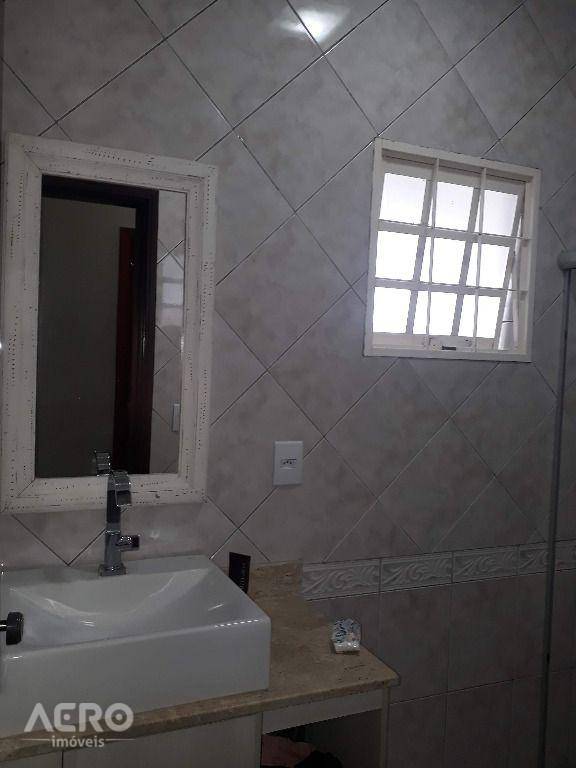 Casa à venda com 4 quartos, 170m² - Foto 10