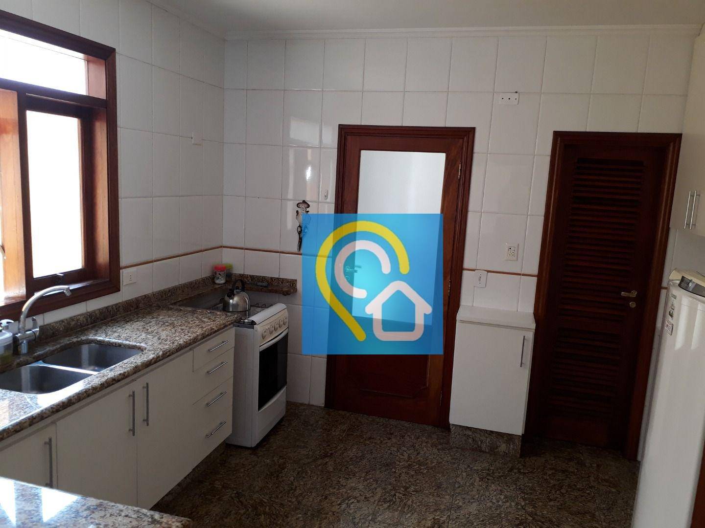 Casa de Condomínio à venda com 4 quartos, 353m² - Foto 13