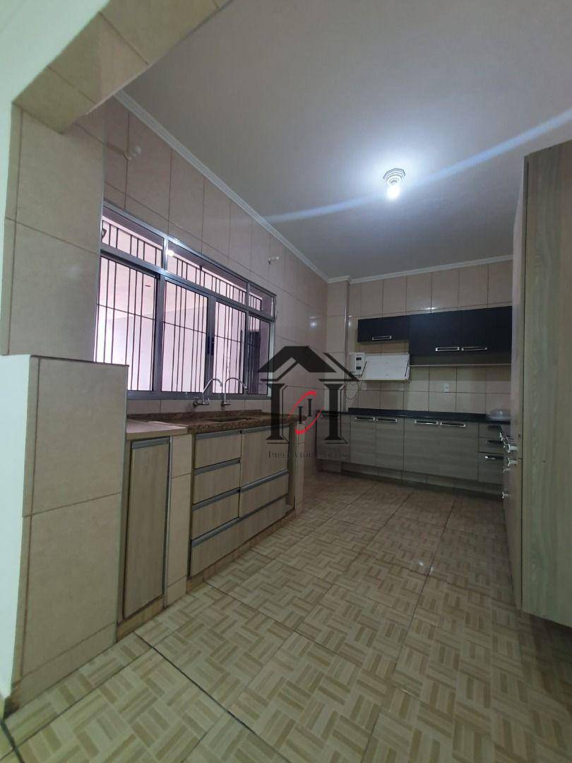 Casa para alugar com 2 quartos, 150m² - Foto 20