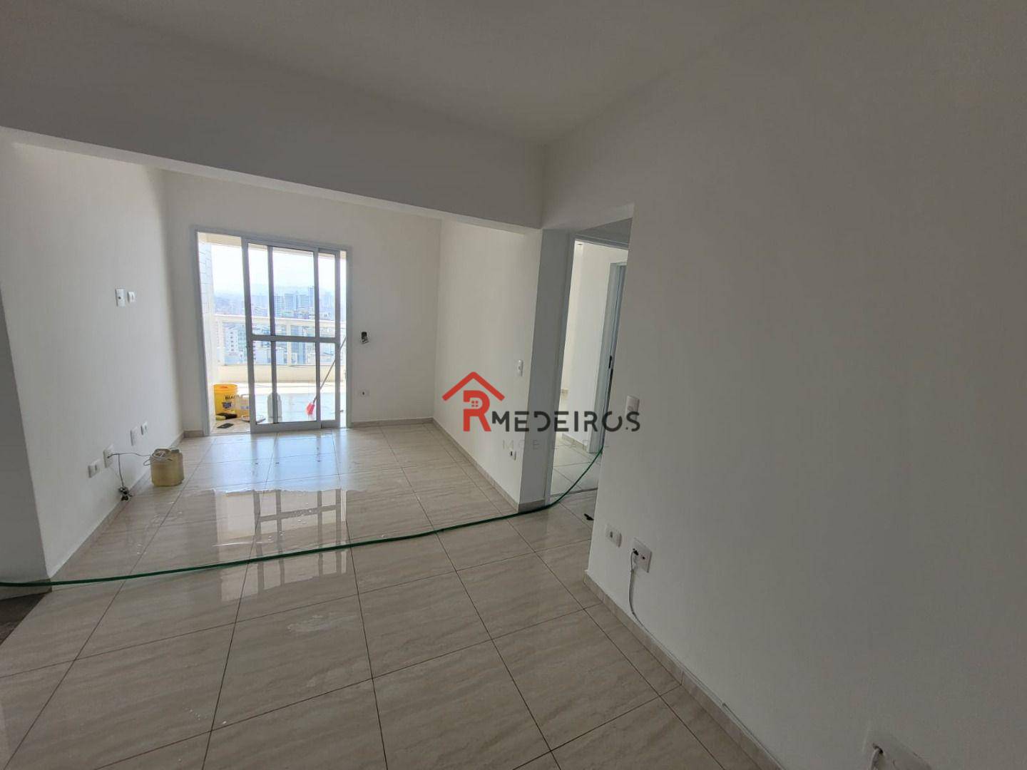 Apartamento à venda com 2 quartos, 80m² - Foto 2