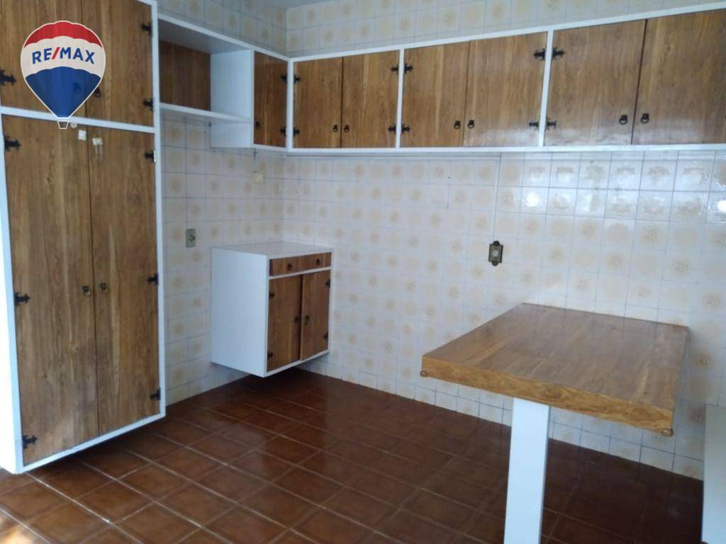 Casa à venda e aluguel com 3 quartos, 250m² - Foto 15