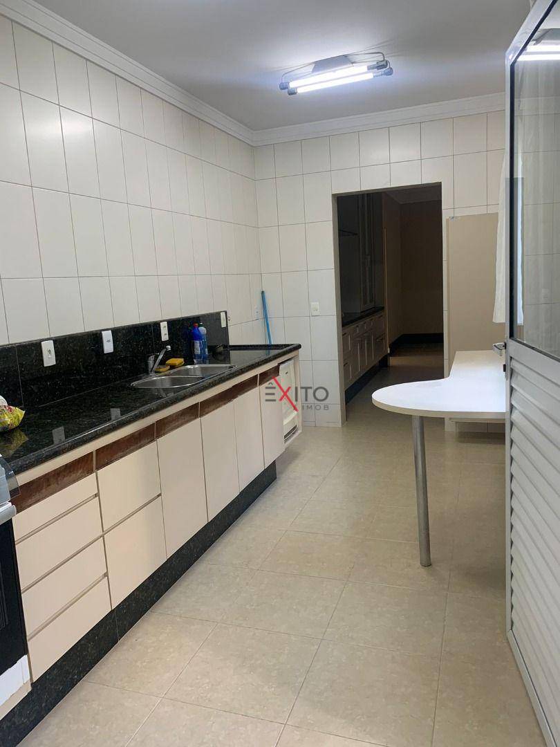 Casa de Condomínio para alugar com 3 quartos, 402m² - Foto 15