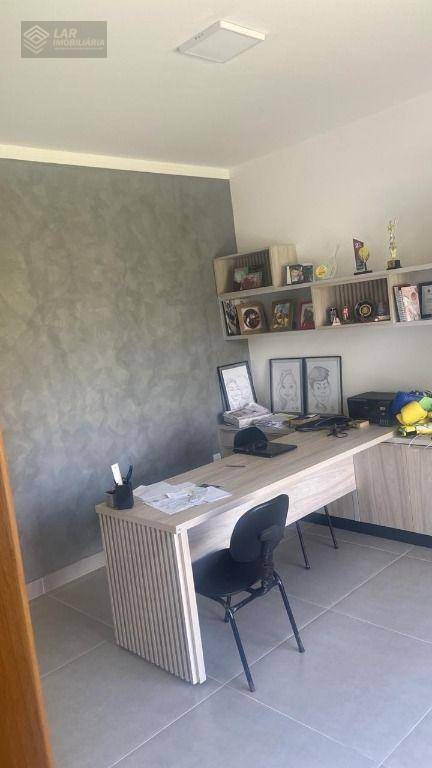 Casa de Condomínio à venda e aluguel com 4 quartos, 500m² - Foto 3