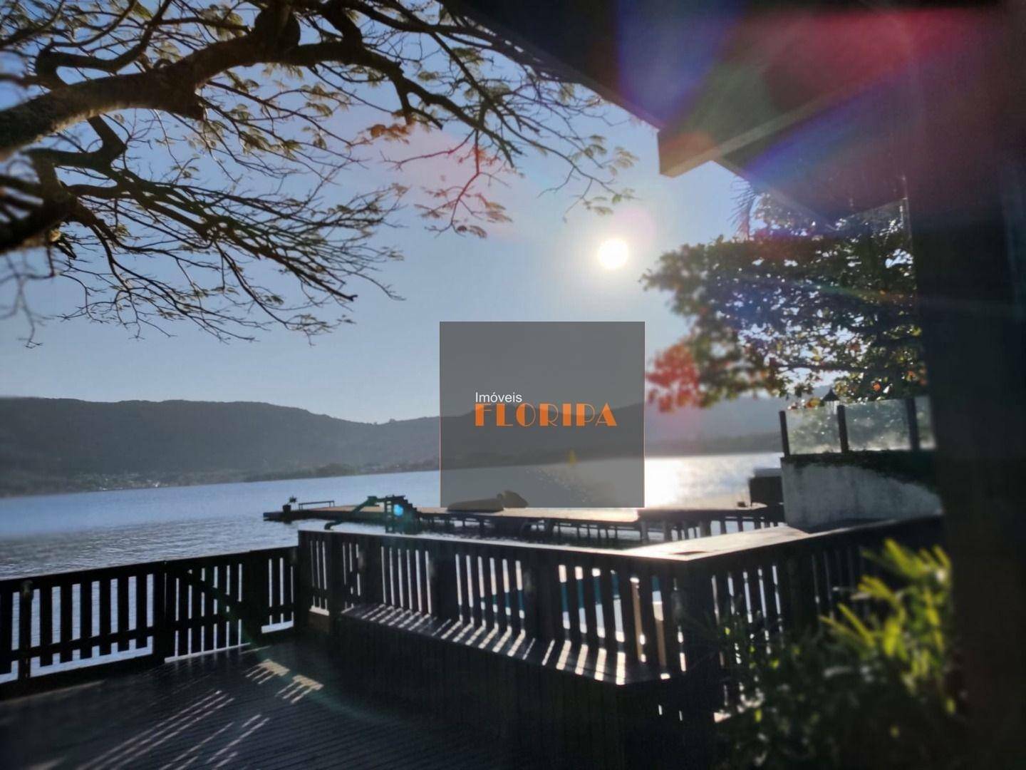 Casa à venda com 5 quartos, 153m² - Foto 1