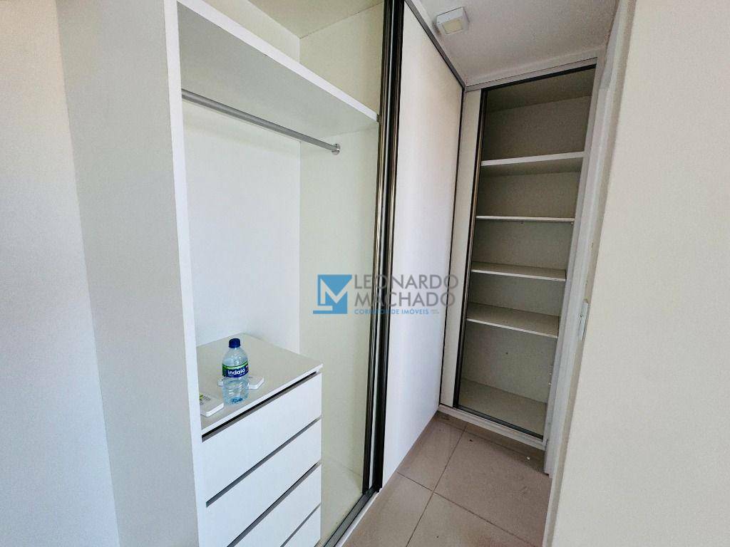 Apartamento à venda com 3 quartos, 111m² - Foto 3