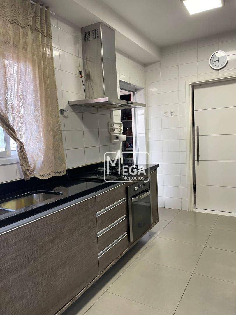 Apartamento à venda com 3 quartos, 158m² - Foto 17